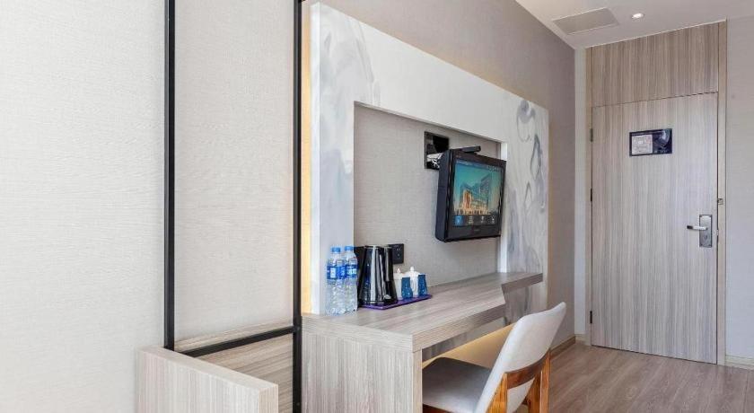 Starway Hotel Сямън Екстериор снимка